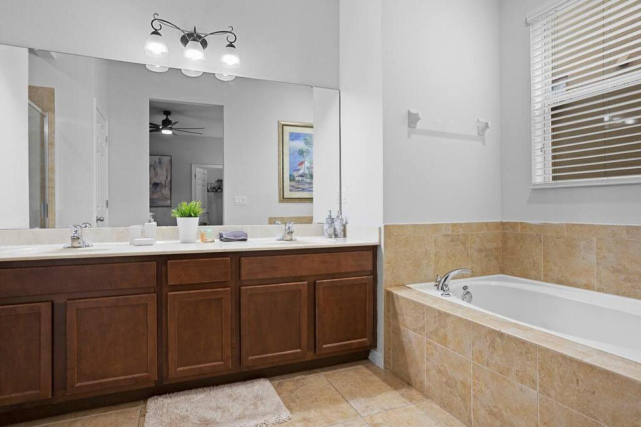 Vacation W Heated Pool Villa Kissimmee
